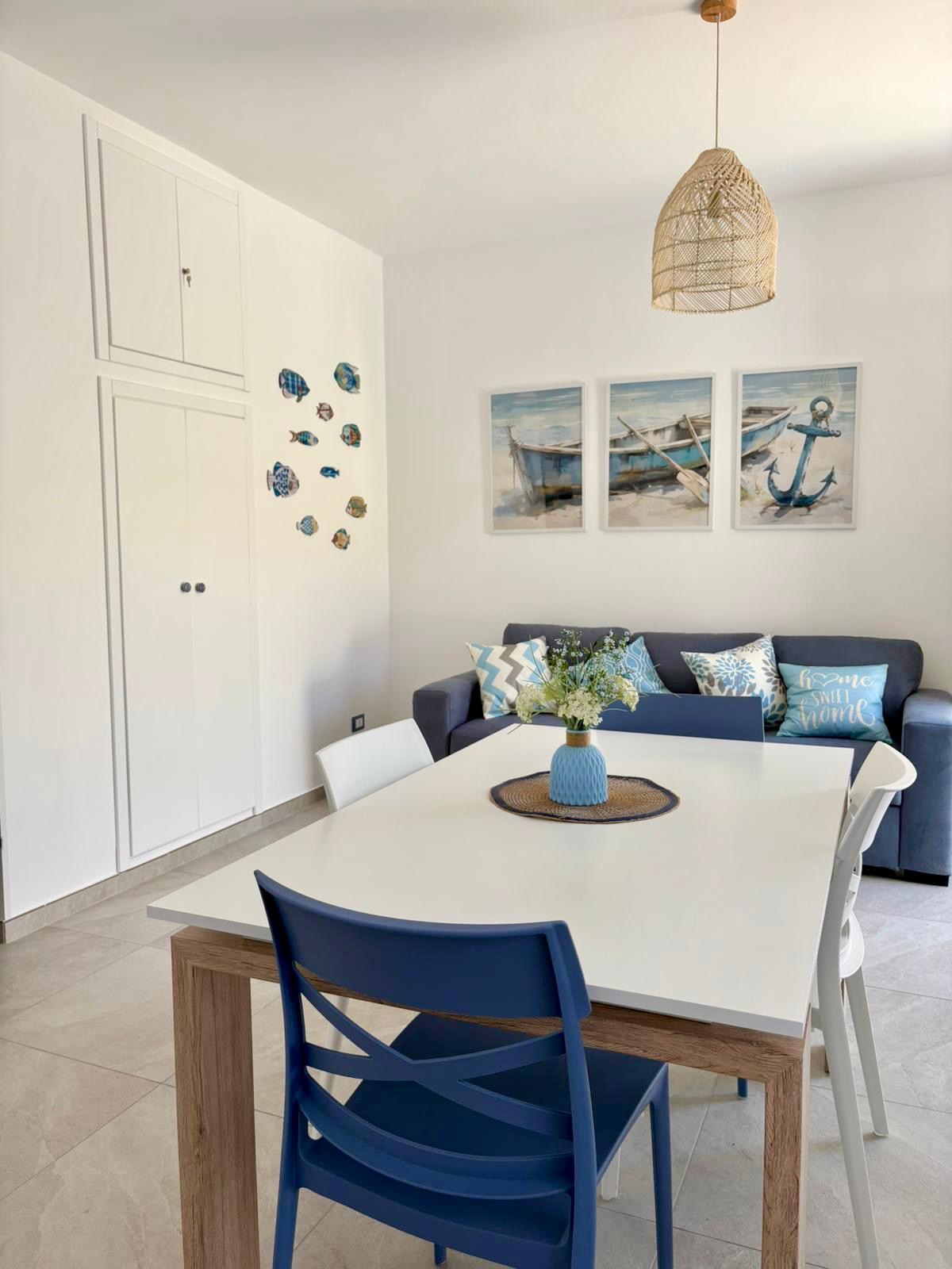 Area salotto di Ai Quattro Venti con arredi di design